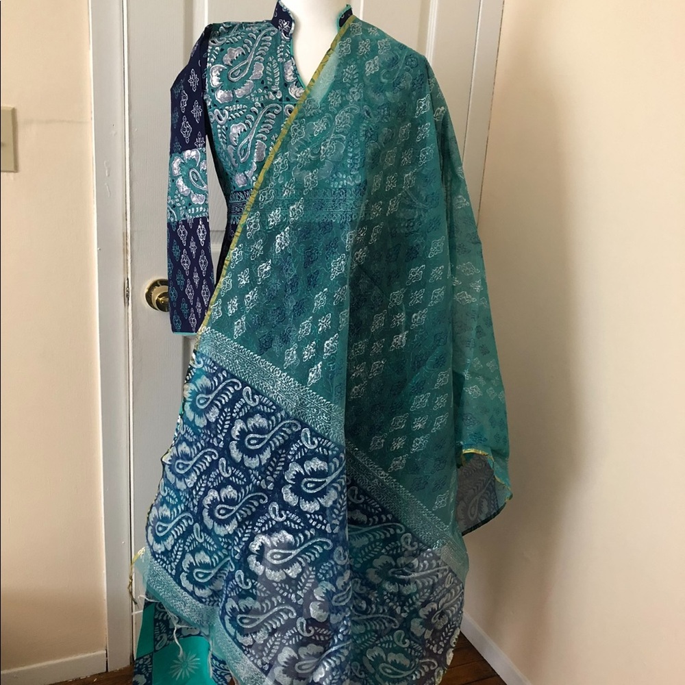 Cotton hand prints Shalwar Suit. High quality